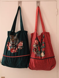 Sac shopping artisanal en velours fait main - Tigre vert et fleur rose - 40x40cm