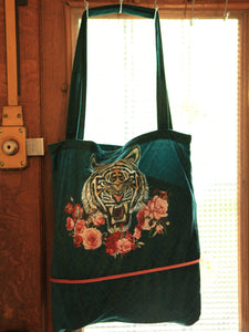 Sac shopping artisanal en velours fait main - Tigre vert et fleur rose - 40x40cm